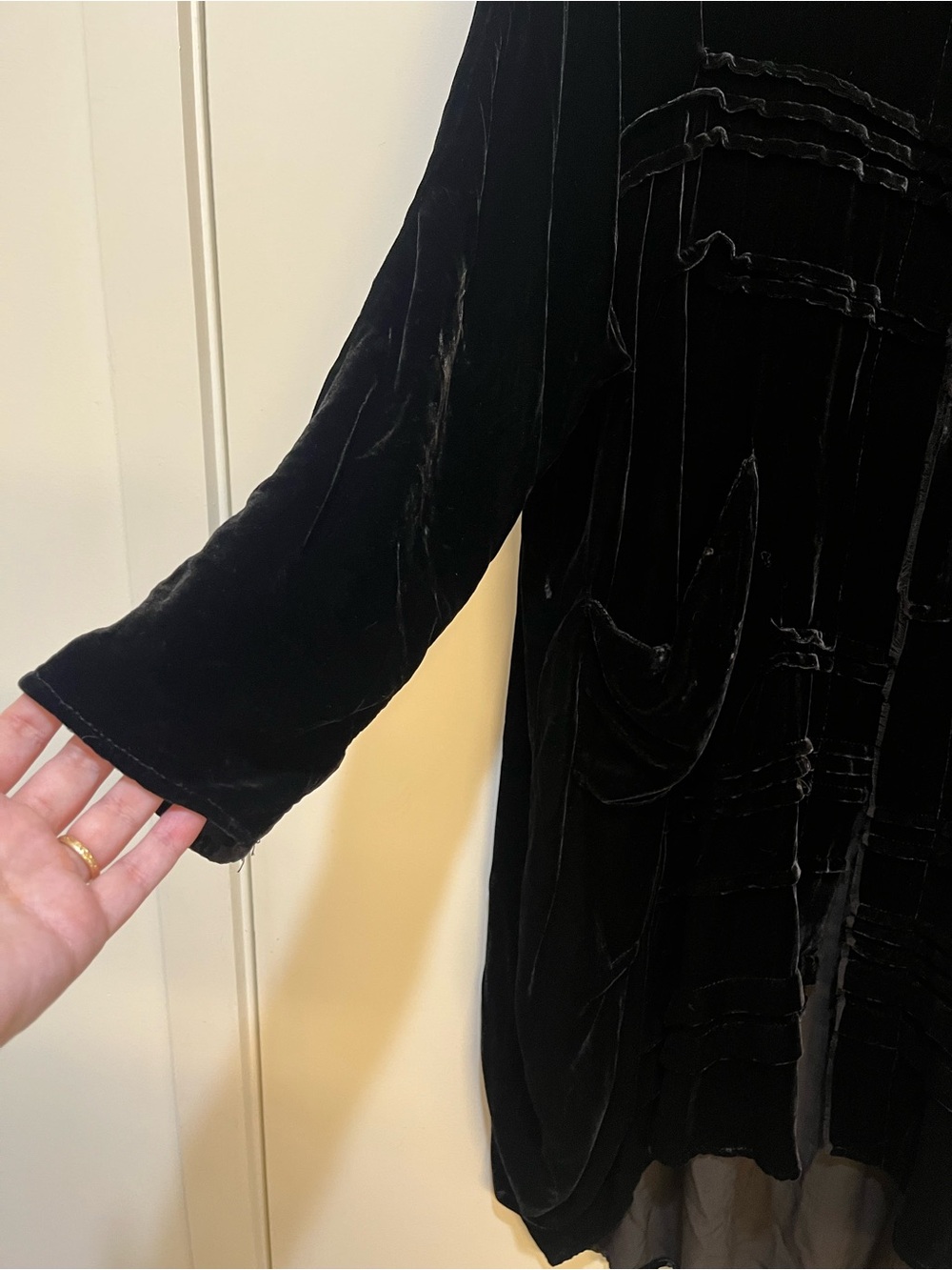 Krista Larson Velvet Jacket - Picture 3 of 8